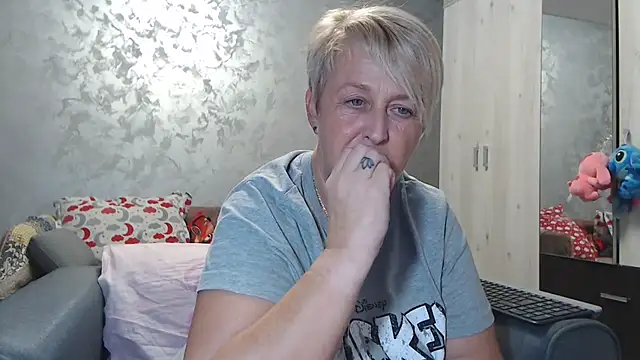 RosesandLillies online show from 11-10-25, 05:12