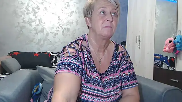 RosesandLillies online show from 01-14-26, 06:02