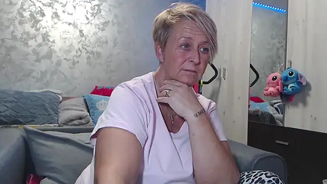 RosesandLillies online show from 03-10-26, 04:45