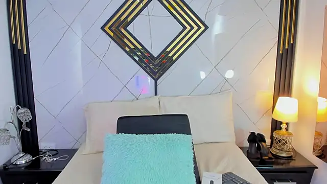 EmilyDiaaz online show from 11-15-25, 12:23