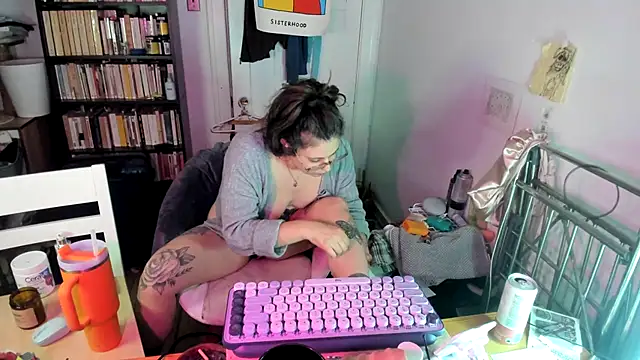 Snapshot of Rosiee69_ chatting on 11-09-25, 02:21 Rosiee69 online show from 11-09-25, 02:21