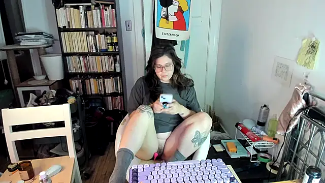 Snapshot of Rosiee69_ chatting on 11-17-25, 09:42 Rosiee69 online show from 11-17-25, 09:42