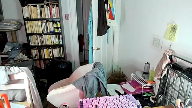 Snapshot of Rosiee69_ chatting on 11-27-25, 12:29 Rosiee69 online show from 11-27-25, 12:29