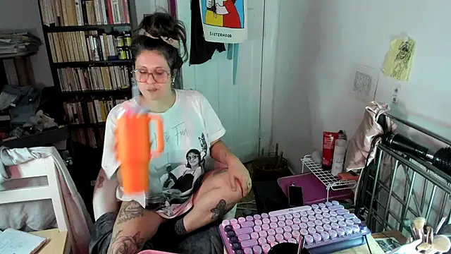 Snapshot of Rosiee69_ chatting on 11-28-25, 12:35 Rosiee69 online show from 11-28-25, 12:35