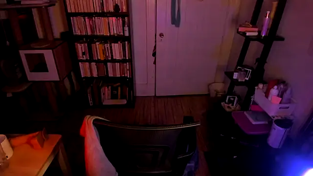 Snapshot of Rosiee69_ chatting on 03-12-26, 12:44 Rosiee69 online show from 03-12-26, 12:44