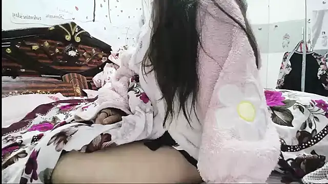 hebe-02 online show from 10-31-25, 02:18