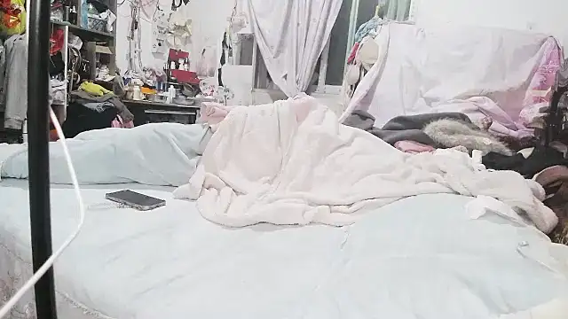 hebe-02 online show from 04-12-26, 02:22