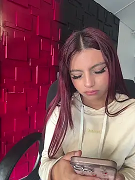 Snapshot of Emily-teen chatting on 02-23-26, 07:22 Emily-teen online show from 02-23-26, 07:22