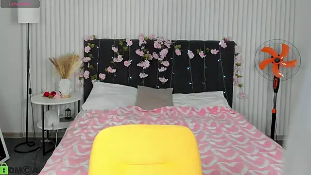 boozekirs  online show from 10-06-25, 03:26