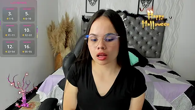 Kath latorre online show from 10-22-25, 01:33