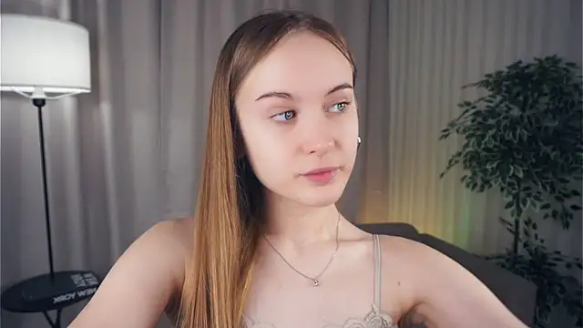 QuennaCoote online show from 03-13-25, 05:54