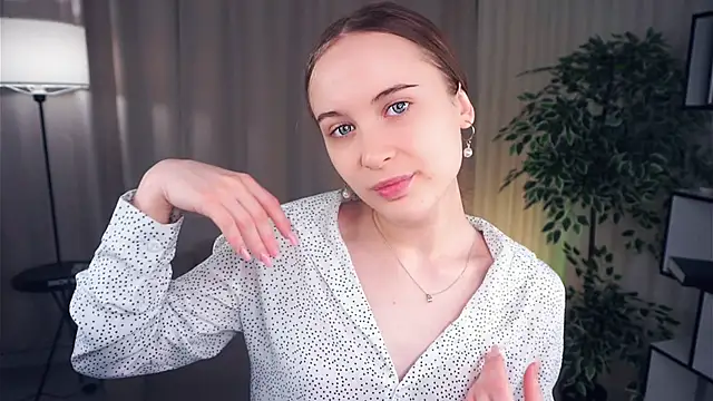 QuennaCoote online show from 03-14-25, 05:48