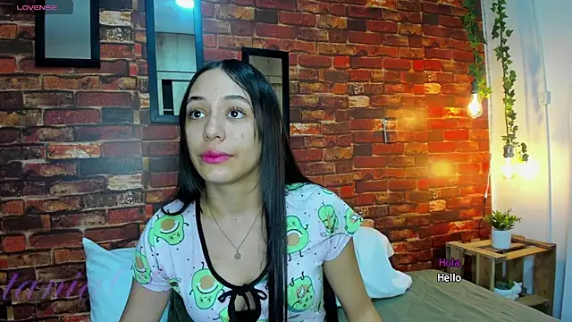 Snapshot of TANIA_06 chatting on 02-27-25, 01:28 TANIA 06 online show from 02-27-25, 01:28