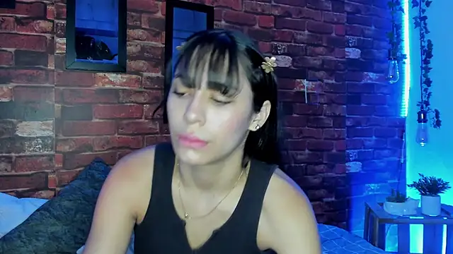 Snapshot of TANIA_06 chatting on 09-12-25, 01:11 TANIA 06 online show from 09-12-25, 01:11