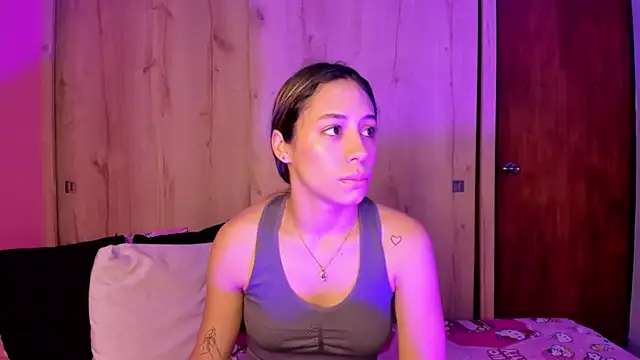 Snapshot of TANIA_06 chatting on 05-13-26, 01:08 TANIA 06 online show from 05-13-26, 01:08