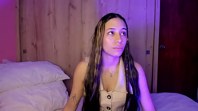 Snapshot of TANIA_06 chatting on 05-25-26, 01:17 TANIA 06 online show from 05-25-26, 01:17