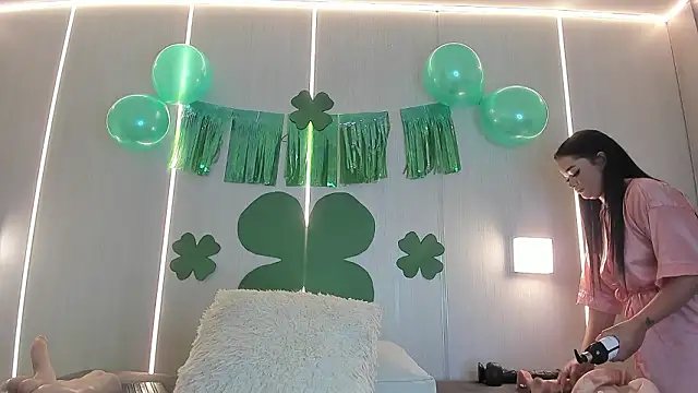 sasha riverss online show from 03-17-26, 07:39