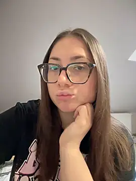 May Alisa online show from 10-11-25, 02:48