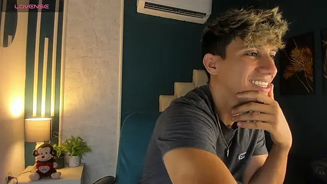 Allex Cano online show from 03-11-25, 03:26