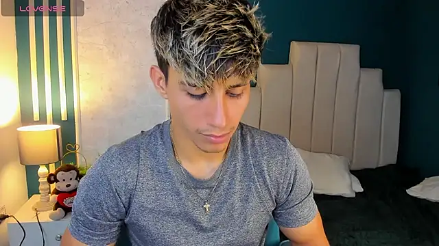 Allex Cano online show from 03-15-25, 03:29