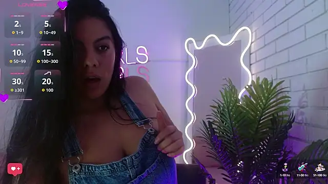 Coraline tay online show from 10-18-25, 04:19