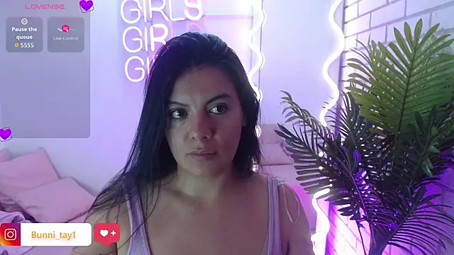 Coraline tay online show from 10-19-25, 11:44