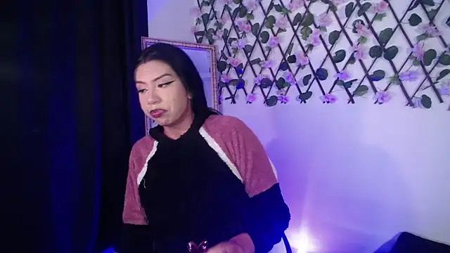 Snapshot of aron_and_paula chatting on 03-19-25, 04:03 aron and paula online show from 03-19-25, 04:03