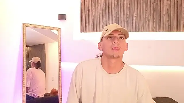 Snapshot of aron_and_paula chatting on 12-02-25, 03:56 aron and paula online show from 12-02-25, 03:56