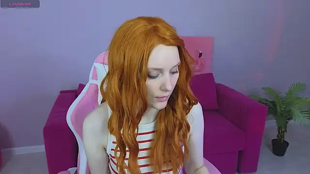 KristinMoore online show from 03-12-25, 09:23