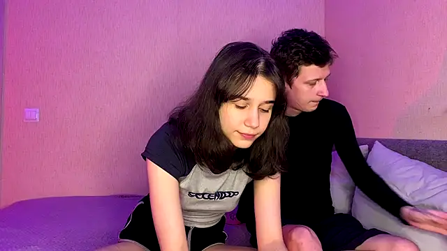 Snapshot of baby_lesi chatting on 10-19-25, 04:07 baby lesi online show from 10-19-25, 04:07