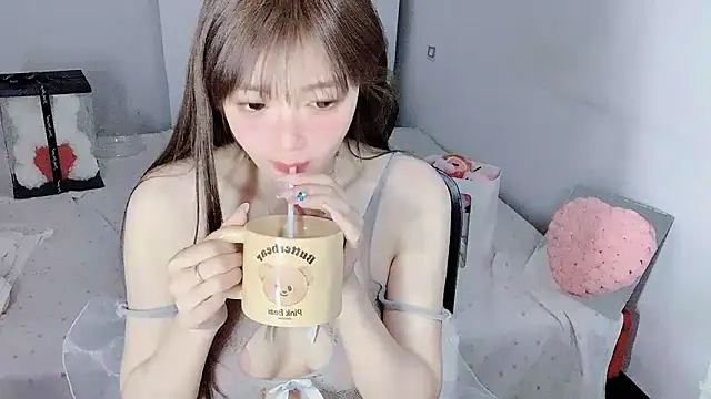 Snapshot of Annnnqi-77 chatting on 03-03-26, 07:47 Annnnqi-77 online show from 03-03-26, 07:47