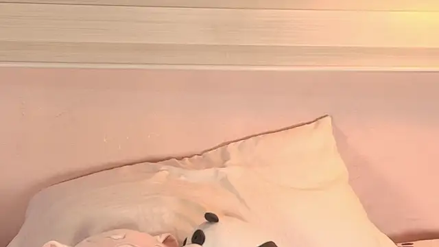 emily sweett24 online show from 11-16-25, 12:33