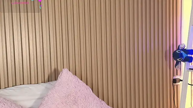 emily sweett24 online show from 04-04-26, 12:35