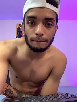 Snapshot of eross_chipre_ chatting on 03-22-25, 04:24 eross chipre online show from 03-22-25, 04:24