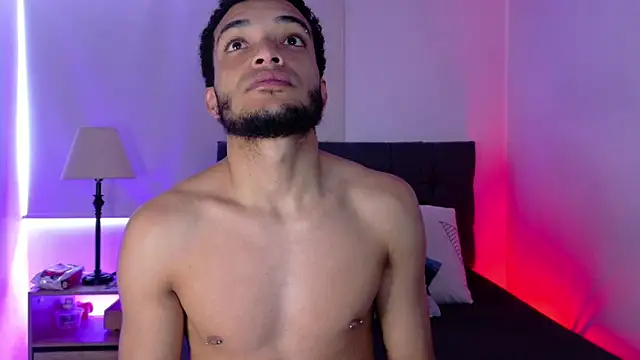 Snapshot of eross_chipre_ chatting on 05-21-26, 04:47 eross chipre online show from 05-21-26, 04:47