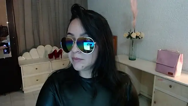 Snapshot of EngelCristaly chatting on 02-01-26, 08:02 EngelCristaly online show from 02-01-26, 08:02