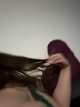 lola  med online show from 03-08-25, 07:53