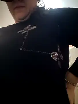 Dolcecurvy online show from 03-18-25, 02:04