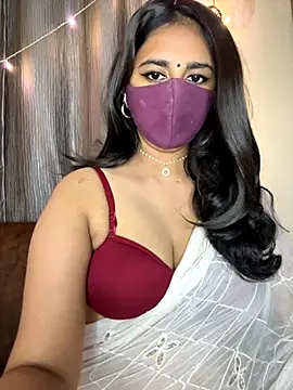 Snapshot of Dishasarmaa05 chatting on 09-19-25, 04:40 Dishasarmaa05 online show from 09-19-25, 04:40