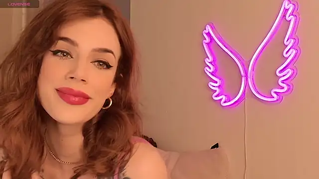 Snapshot of FrancescaFerra chatting on 12-16-25, 06:13 FrancescaFerra online show from 12-16-25, 06:13