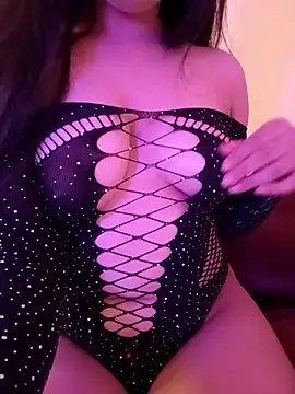 Snapshot of Barby19 chatting on 10-10-25, 04:06 Barby19 online show from 10-10-25, 04:06