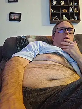 Snapshot of Smallone327 chatting on 11-17-25, 03:45 Smallone327 online show from 11-17-25, 03:45