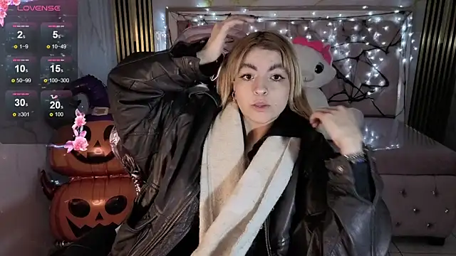 lili conor s online show from 10-30-25, 03:52