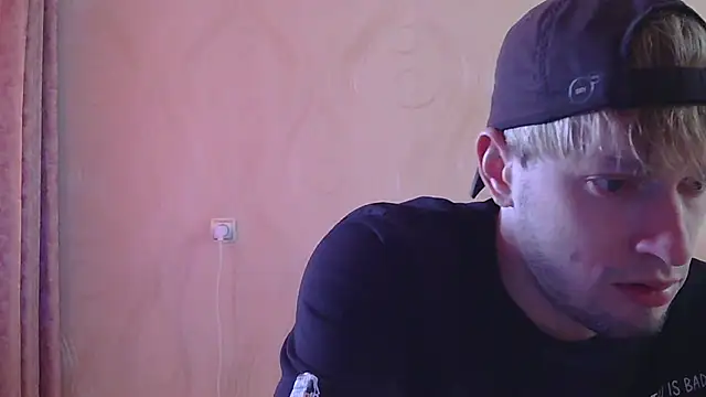Snapshot of frama666 chatting on 04-24-26, 02:52 frama666 online show from 04-24-26, 02:52