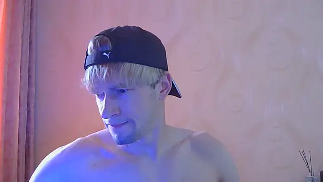 Snapshot of frama666 chatting on 05-20-26, 01:28 frama666 online show from 05-20-26, 01:28
