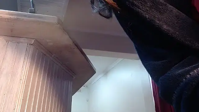 xxTatiannaxx online show from 11-06-25, 03:02