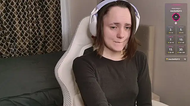 Luna Loveee online show from 09-29-25, 05:45