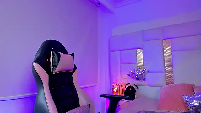 SteffyMontes online show from 11-27-25, 01:57