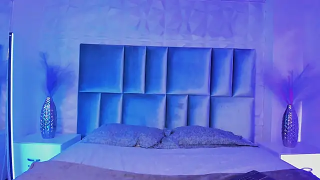 Selene bennet online show from 04-17-26, 03:31