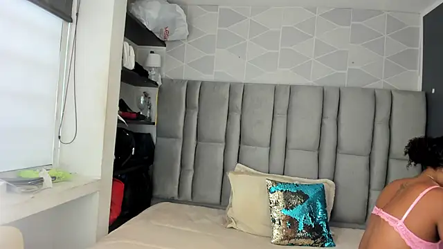 Snapshot of Natasha_rose__ chatting on 11-18-25, 07:40 Natasha rose online show from 11-18-25, 07:40